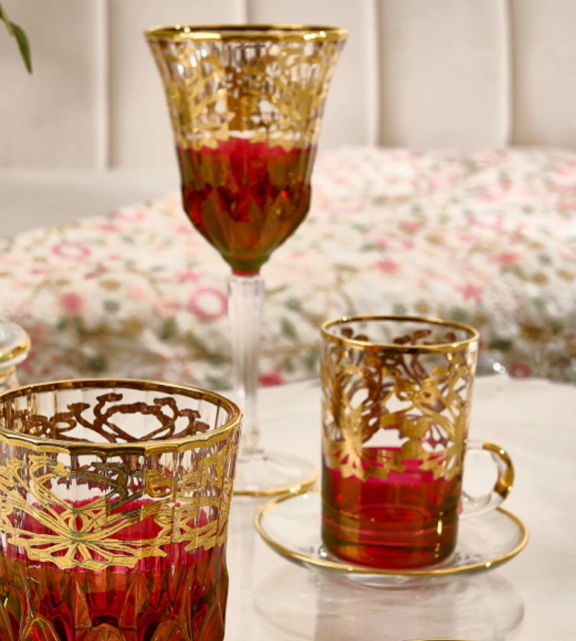 طقم بيالات أورو ، ايطالية ذهبي أحمر